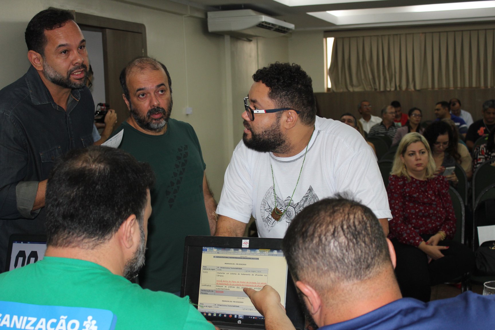 Delegados apresentam questões à Mesa Diretiva do Congresso Institucional