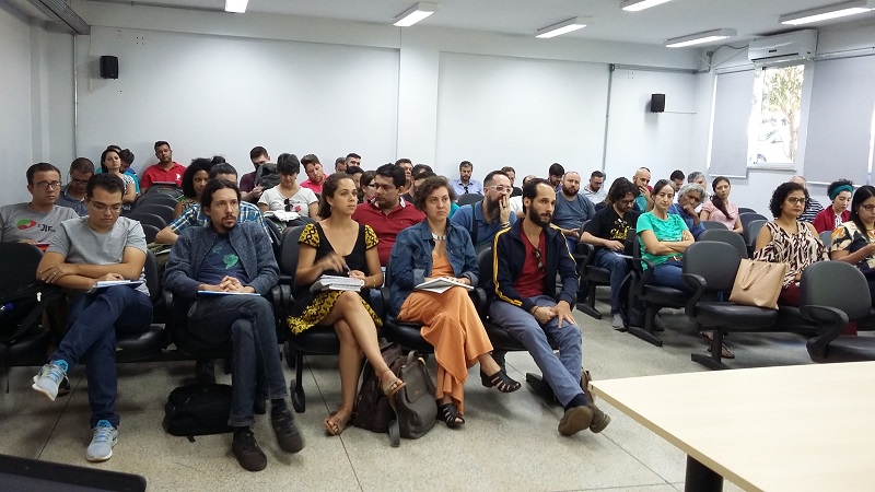 Professora Oneida Irigon, pró-reitora de Ensino, abriu o encontro Professora Oneida Irigon, pró-reitora de Ensino, abriu o encontro