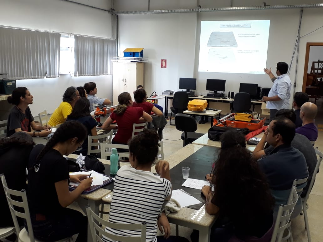 O treinamento foi realizado no no Laboratório de Materiais de Construção Civil O treinamento foi realizado no no Laboratório de Materiais de Construção Civil
