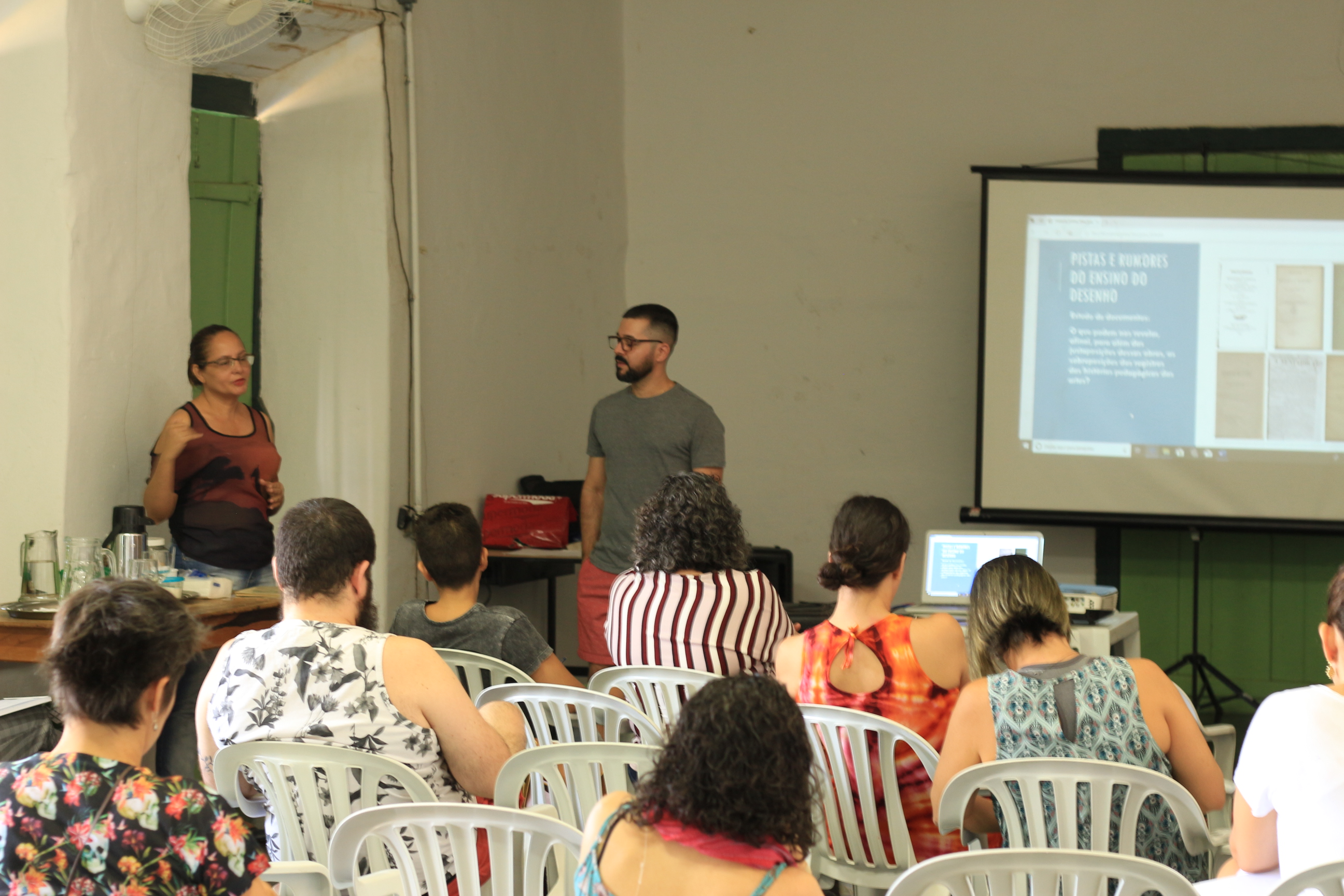 Apresentações de trabalhos na manhã de hoje no Quartel do XX