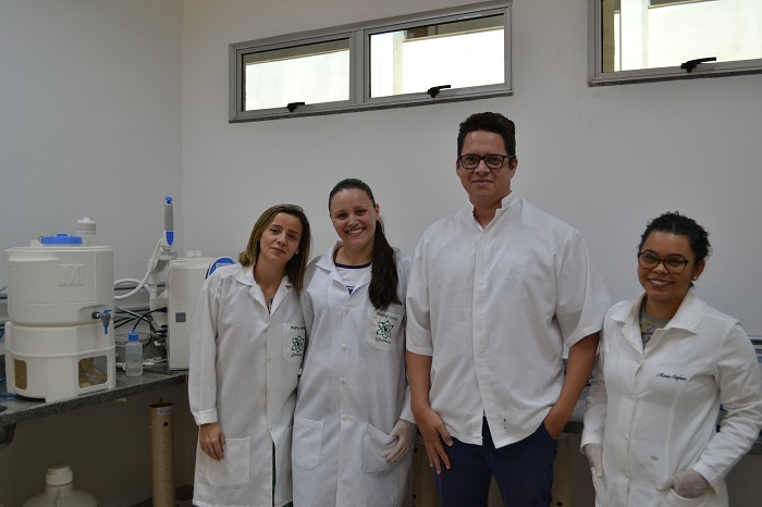 Partes dos integrantes da pesquisa: Professora Simone, estudante voluntária Thainá, prof. João Paulo e a graduanda de IC, Maria Stéfane