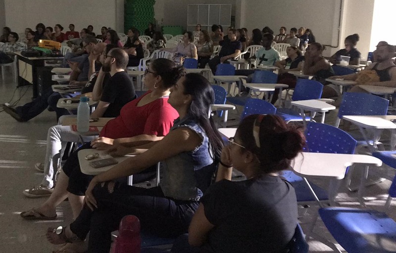 Após assistir aos primeiros episódios da série, o público participou de debate sobre o enredo Após assistir aos primeiros episódios da série, o público participou de debate sobre o enredo
