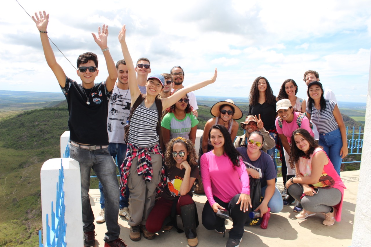 Turma no alto da Serra da Capelinha