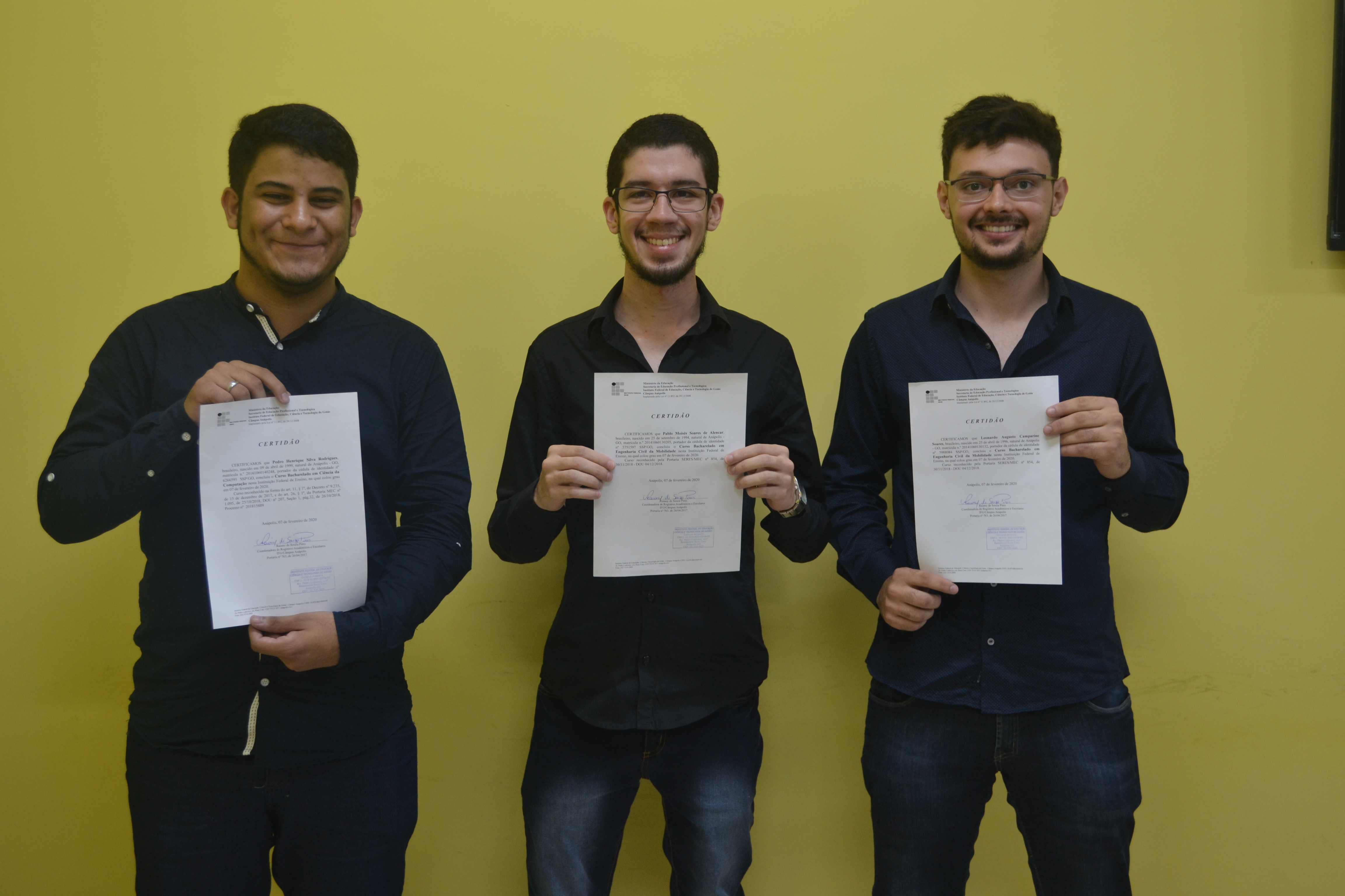 Formandos (esq. p/ dir.): Pedro Henrique Silva Rodrigues,  Pablo Moisés Soares de Alencar e Leonardo Augusto Camparine