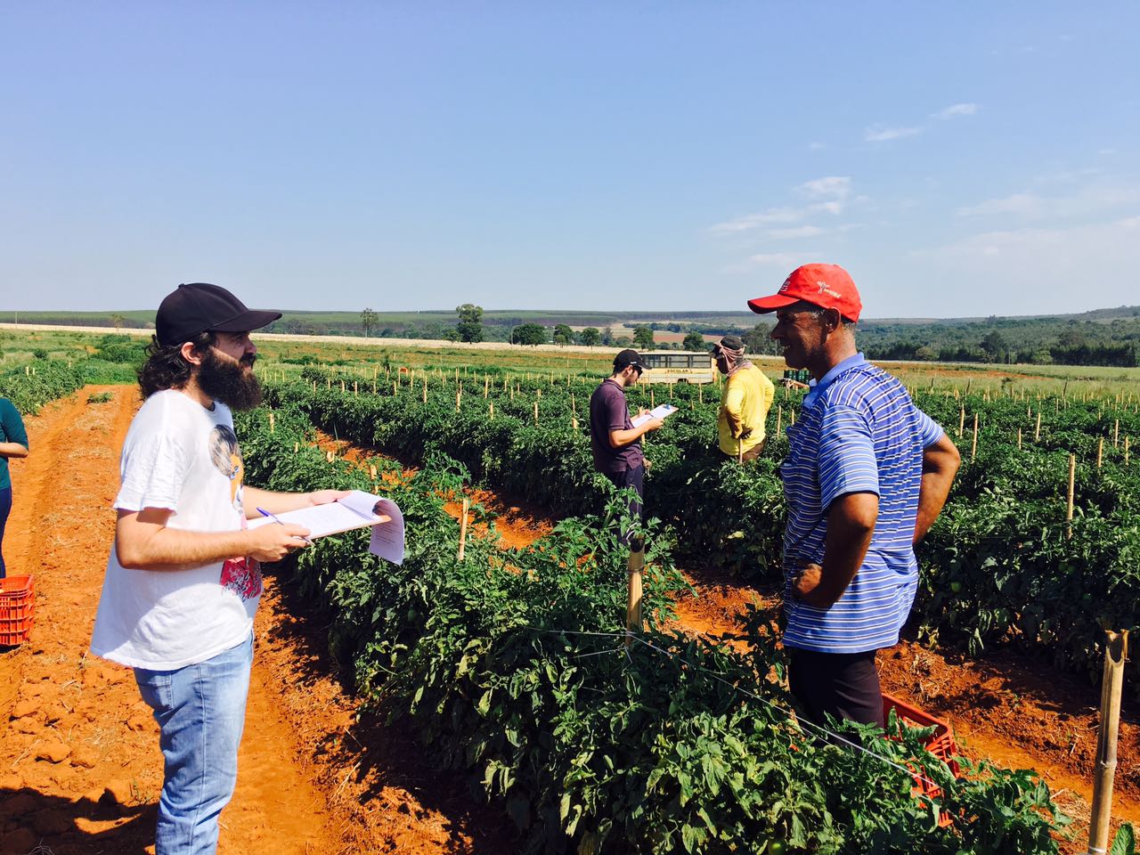 Membro do NUPEDEA, no trabalho de formação dos agricultores familiares