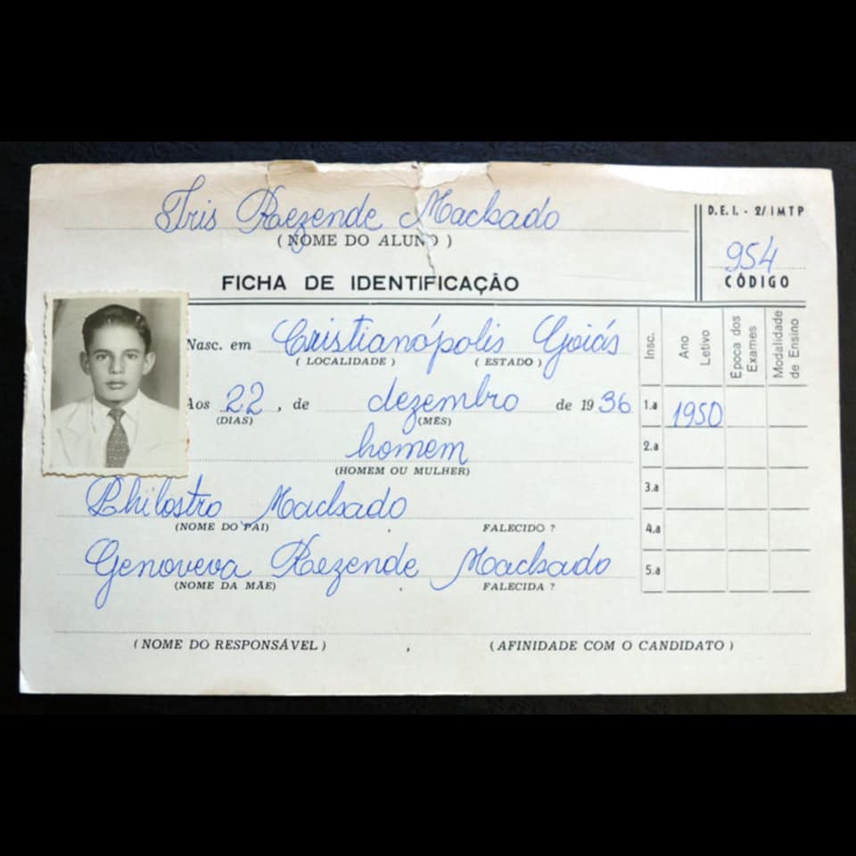 Ficha de identificação da Escola Técnica de Goiânia (ETG), na década de 1950, do ex-aluno Iris Rezende Machado. A imagem é do acervo do Câmpus Goiânia Ficha de identificação da Escola Técnica de Goiânia (ETG), na década de 1950, do ex-aluno Iris Rezende Machado. A imagem é do acervo do Câmpus Goiânia