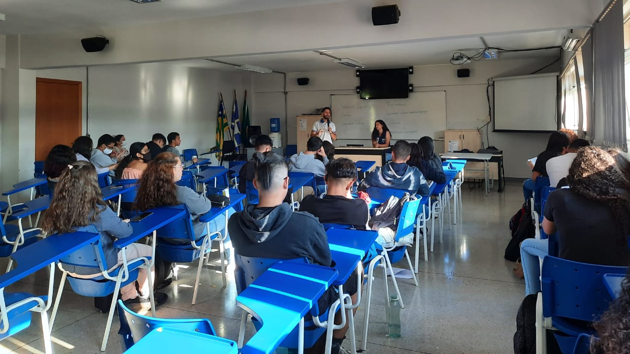 Palestra teve como público-alvo os estudantes dos terceiros anos dos cursos técnicos integrados em tempo integral Palestra teve como público-alvo os estudantes dos terceiros anos dos cursos técnicos integrados em tempo integral