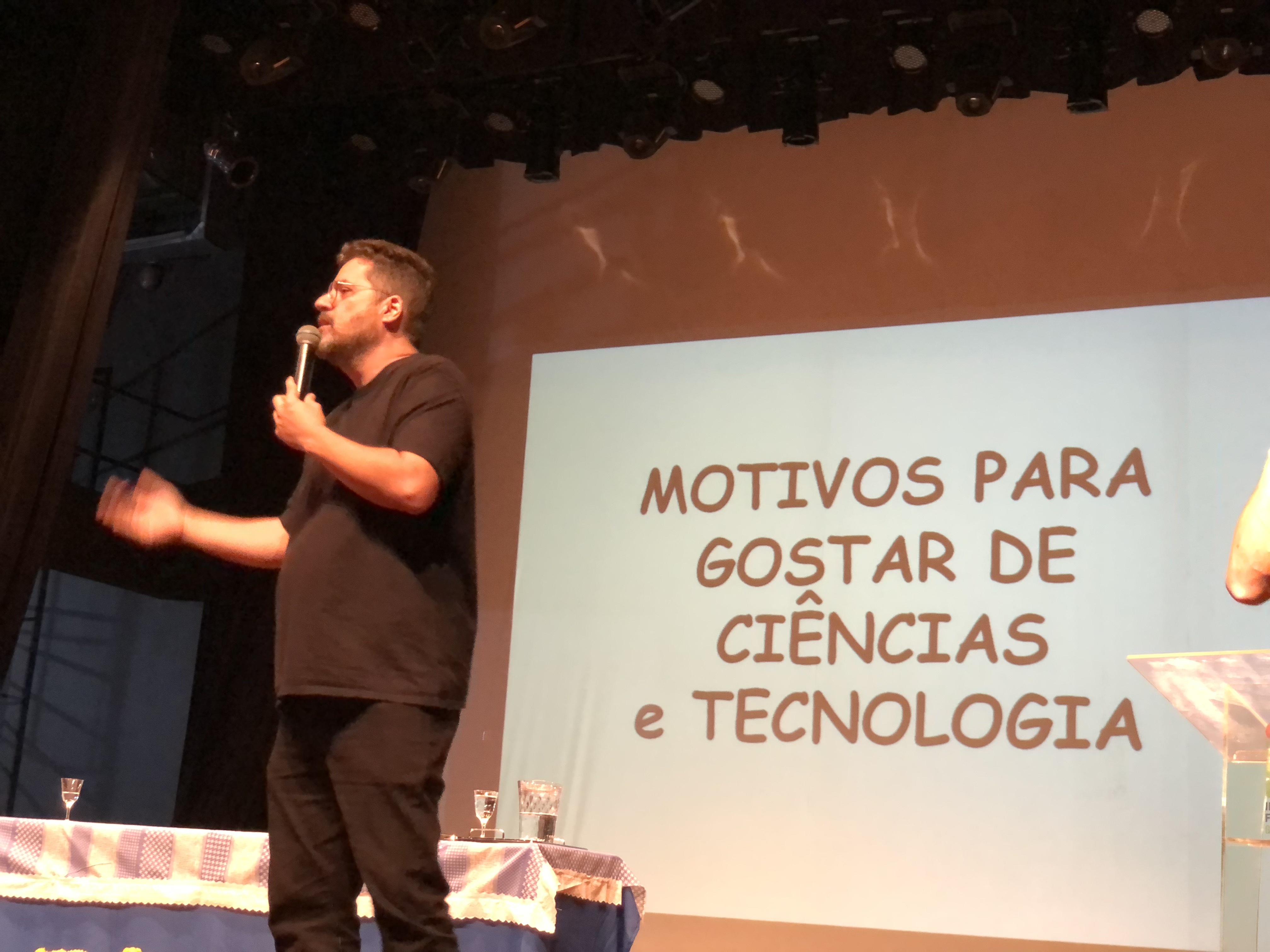 Professor Márlon fala sobre a importância da ciência para um mundo melhor