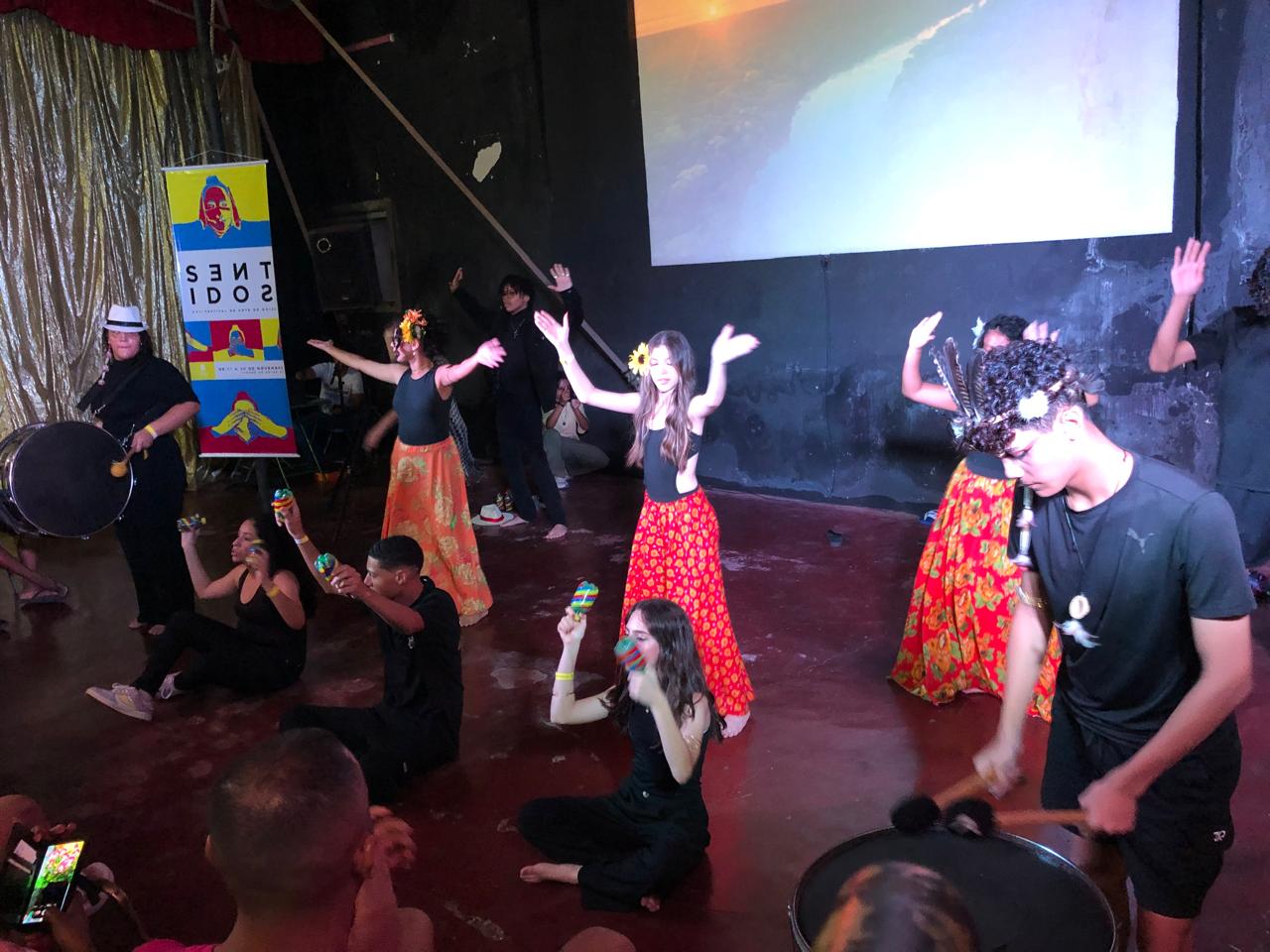 Público se reuniu no Circo Cinema Rosinha do Brejo para a apresentação Público se reuniu no Circo Cinema Rosinha do Brejo para a apresentação