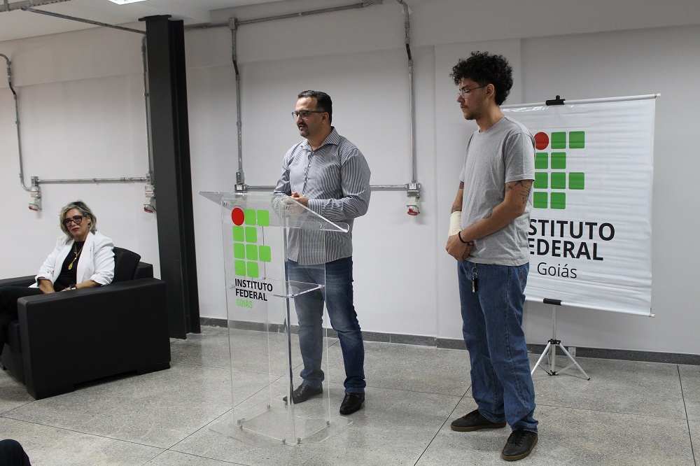 Da esquerda para a direita, Oneida Irigon, Gean Godoi e Ruan Rherison