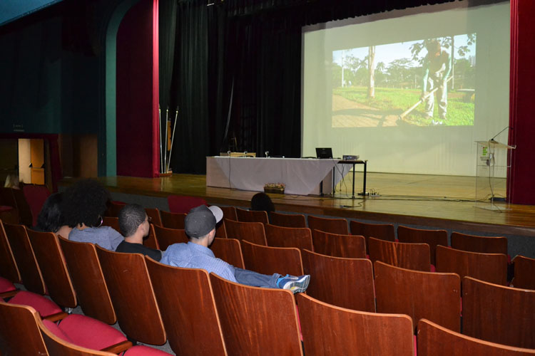 Público conferiu mostra de filmes que trabalham a temática Art Déco em Goiânia Público conferiu mostra de filmes que trabalham a temática Art Déco em Goiânia