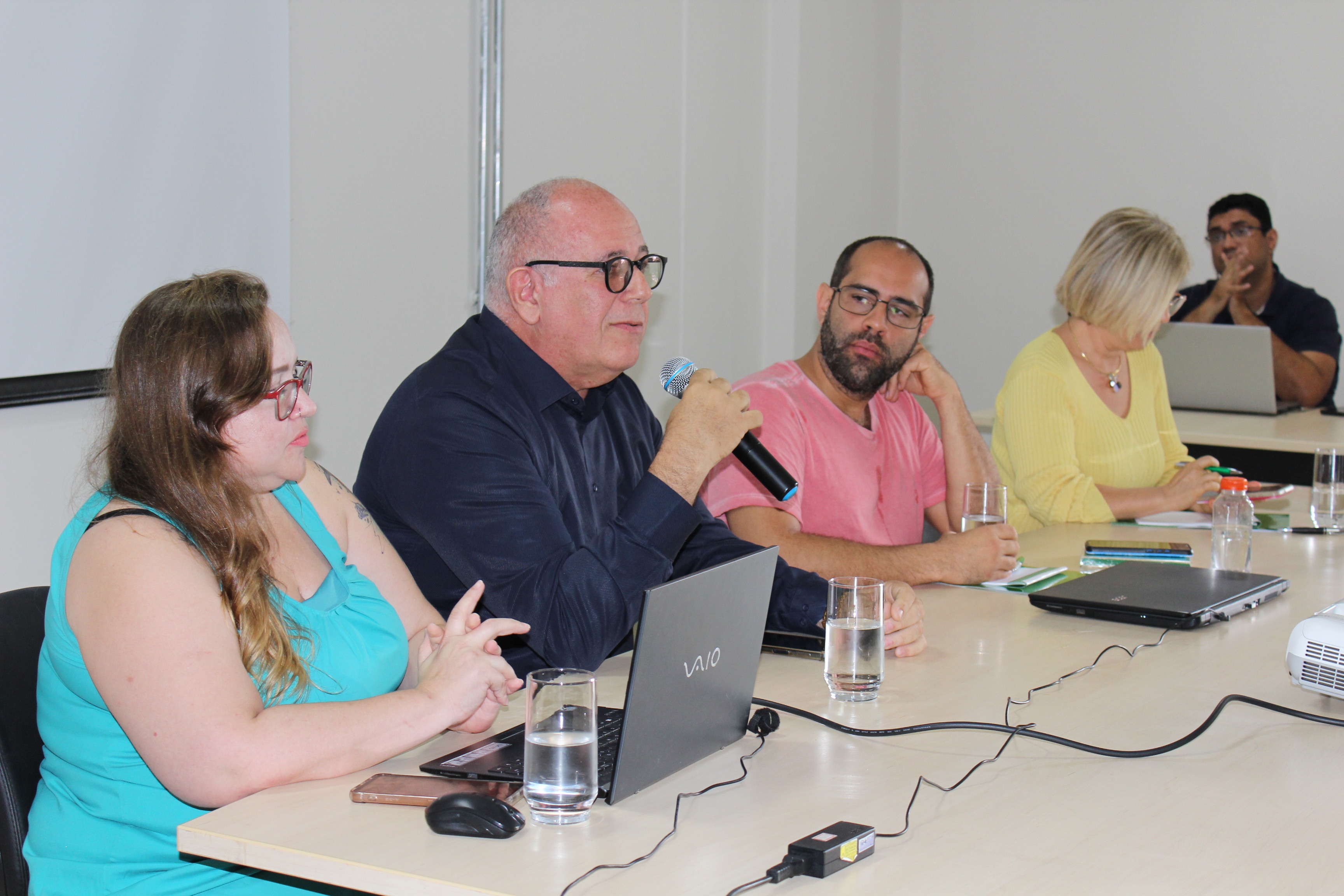  Mesa-redonda Diversidade e Tolerância no Ambiente Escolar: por uma educação mais ética