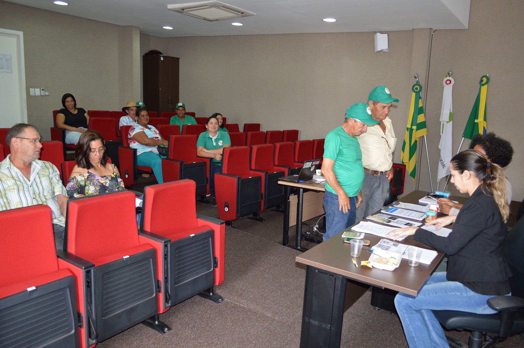 Foram aceitos projetos de venda de frutas, hortaliças, alimentos processados, entre outros. Foram aceitos projetos de venda de frutas, hortaliças, alimentos processados, entre outros.