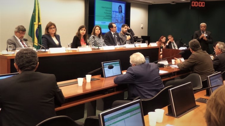 Reitor do IFG e presidente do Conif durante sua exposição oral na audiência desta terça-feira, 11 Reitor do IFG e presidente do Conif durante sua exposição oral na audiência desta terça-feira, 11